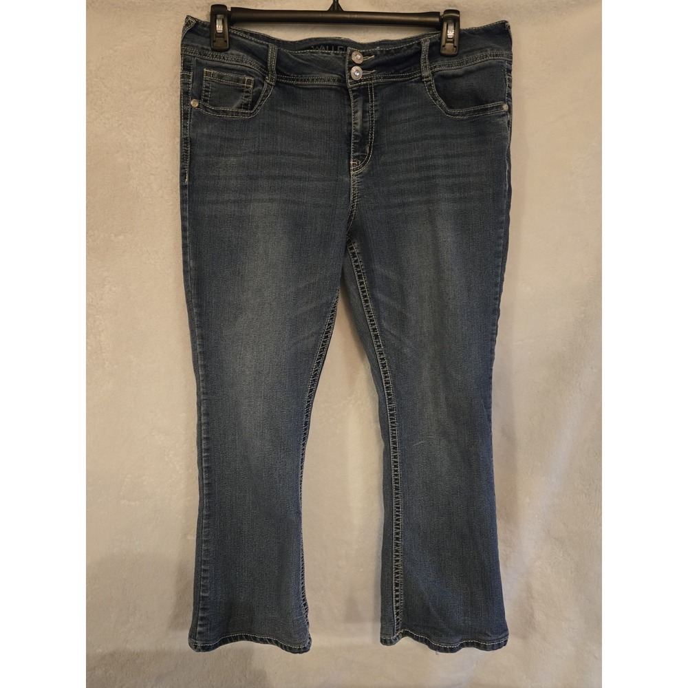 Wallflower‎ Women's Jeans 17 Flare Blue Stretch Sequin On Back Pocket Curvy Fit